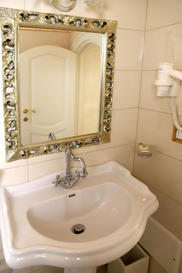 Palazzo Castiglione Bed & Breakfast Gallipoli Exterior photo