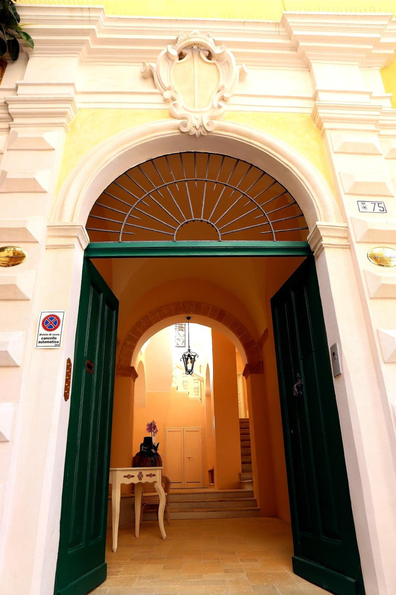 Palazzo Castiglione Bed & Breakfast Gallipoli Exterior photo